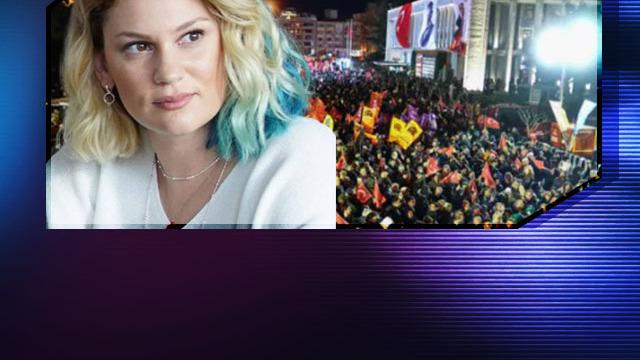 Farah Zeynep Abdullah 'Siz kimsiniz?' yorumunu görünce kendini tutamadı! Gençliğe Hitabe çıkışıyla gündemde