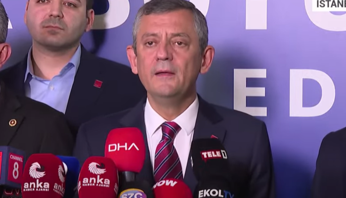 CHP lideri Özgür Özel duyurdu: "Olağanüstü kurultay kararı aldık"