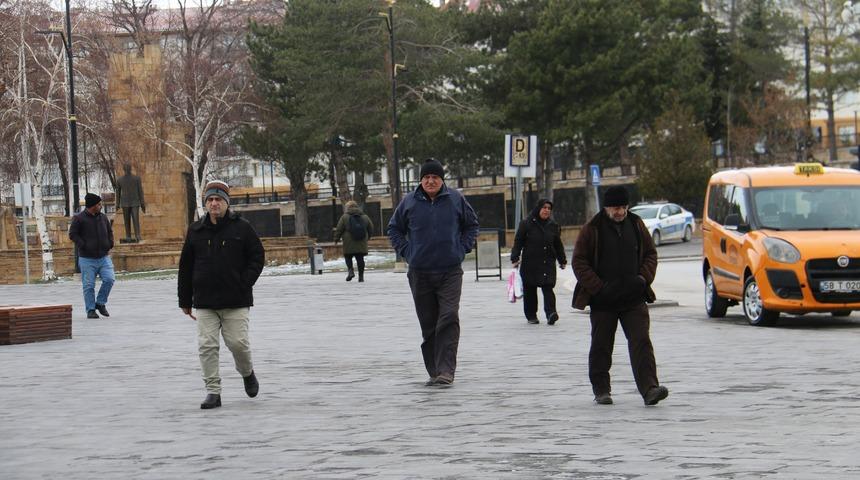 Uzmanı açıkladı: "Geçmişe takılı kalan mutlu olamıyor"