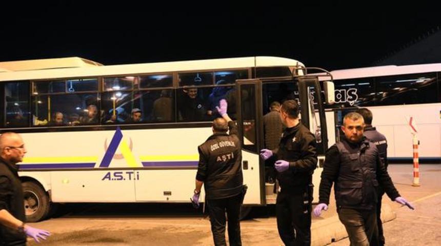 Ankara'da otogarda kalan evsizleri Valilik otellere yerleştirdi