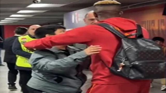 O taraftar herkesi şoke etti! Açıklaması gündem oldu... Osimhen'in formasını ne yaptı?