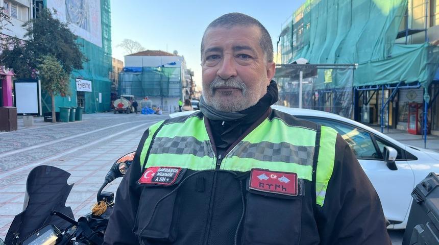 Boğazına leblebi kaçan çocuğun yardımına vatandaşlar koştu