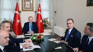 Erdoğan, Dolmabahçe'de Çevrimiçi Liderler Toplantısı'na katıldı