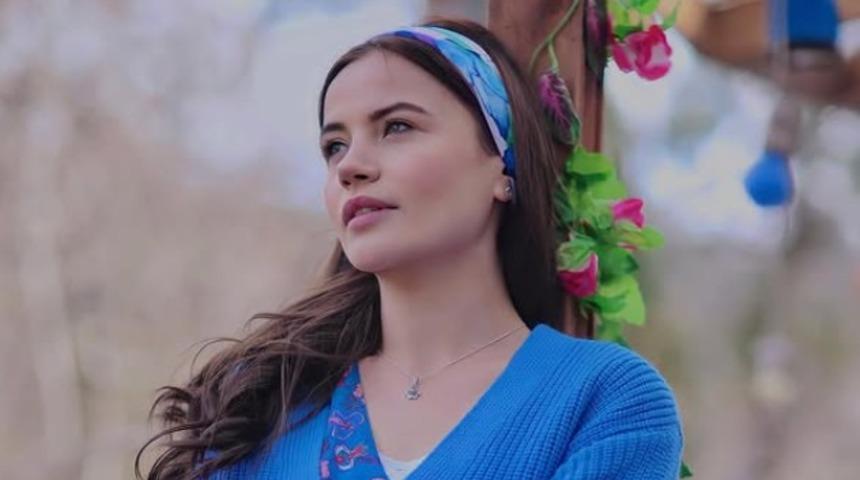 Dizisi biter bitmez teklif yağmıştı! Kan Çiçekleri'nin Dilan'ı Yağmur Yüksel'e ödül