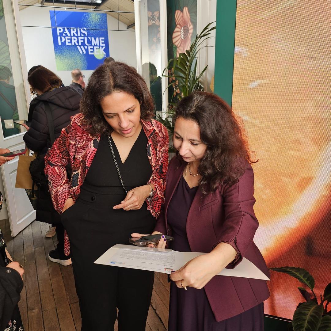 Osmanlı nın ilk parfümü Buhur suyu Paris te tanıtıldı: Zarif kokusu ile dikkat çekti... 2