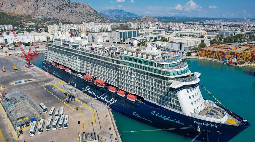 Kruvaziyer turizmde 2 ayda rekor kırıldı! 1 milyondan fazla yolcu Türkiye'ye geldi