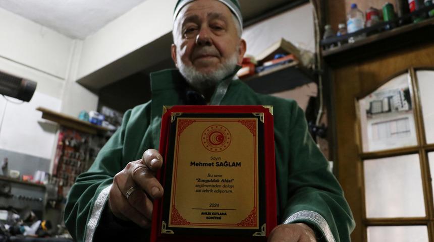 45 yıldır canla başla çalışıyor, yılın ahisi seçildi! 'Memnun edemezsen...'