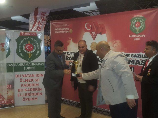 Şehit aileleri ve gaziler bowling oynadı