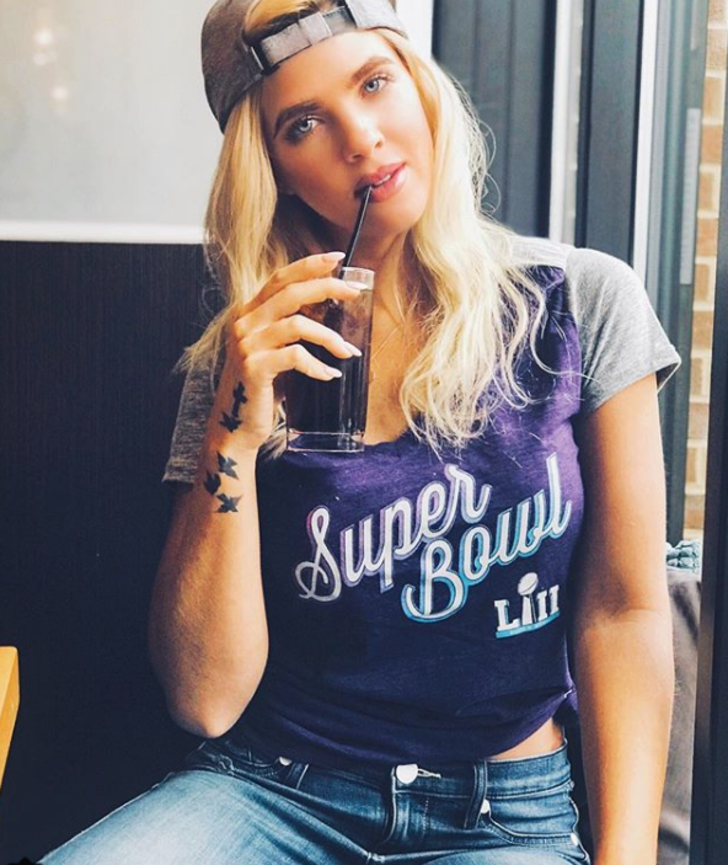 Güzel golfçü sosyal medyayı sallıyor G2