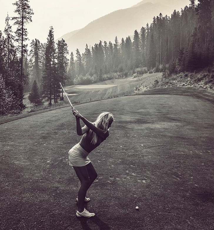 Güzel golfçü sosyal medyayı sallıyor G3