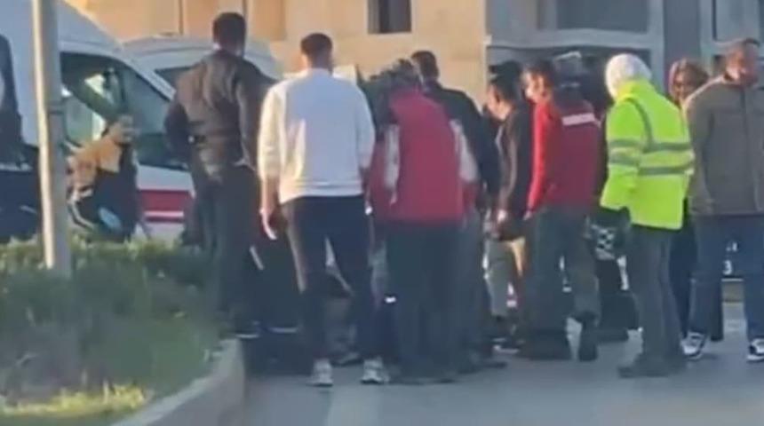 İzmir’de feci kaza: Metrelerce savrulan motosikletli hayatını kaybetti
