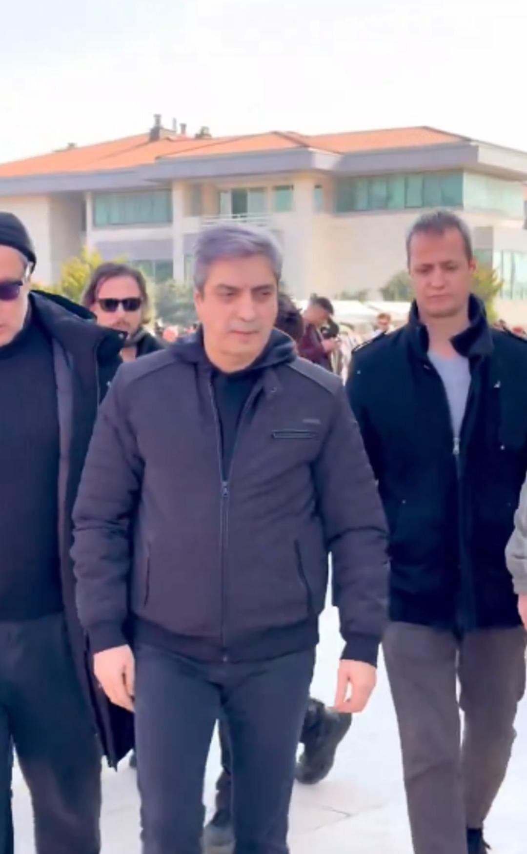  Kurtlar Vadisi nin Polat Alemdar ı Necati Şaşmaz Osman Sınav ın cenazesinde... Konuşmakta zorlandı 2