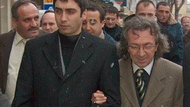 'Kurtlar Vadisi'nin Polat Alemdar'ı Necati Şaşmaz Osman Sınav'ın cenazesinde... Konuşmakta zorlandı