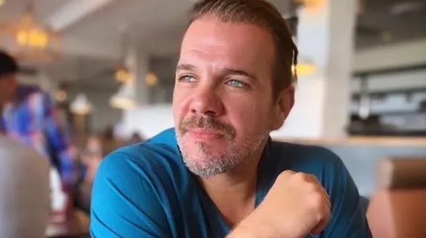 Türkiye'yi terk eden Tolga Karel'den Cumhurbaşkanı Erdoğan'a destek! "Muhalif gibi görünüp..."