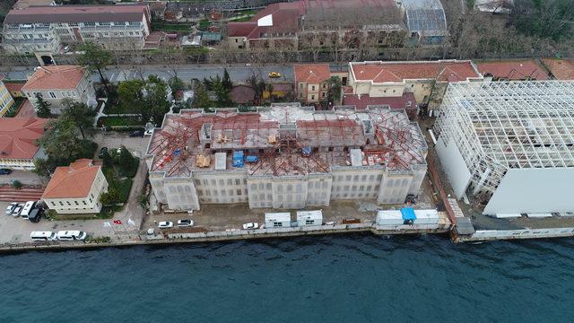 5 yıldır restorasyonu tamamlanamayan Galatasaray Üniversitesi'nin tarihi binası havadan görüntülendi