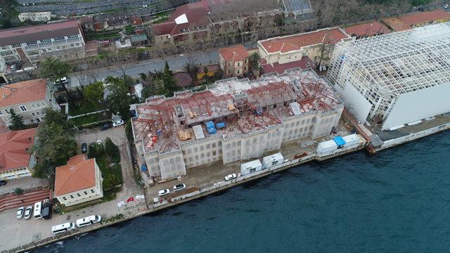 5 yıldır restorasyonu tamamlanamayan Galatasaray Üniversitesi'nin tarihi binası havadan görüntülendi