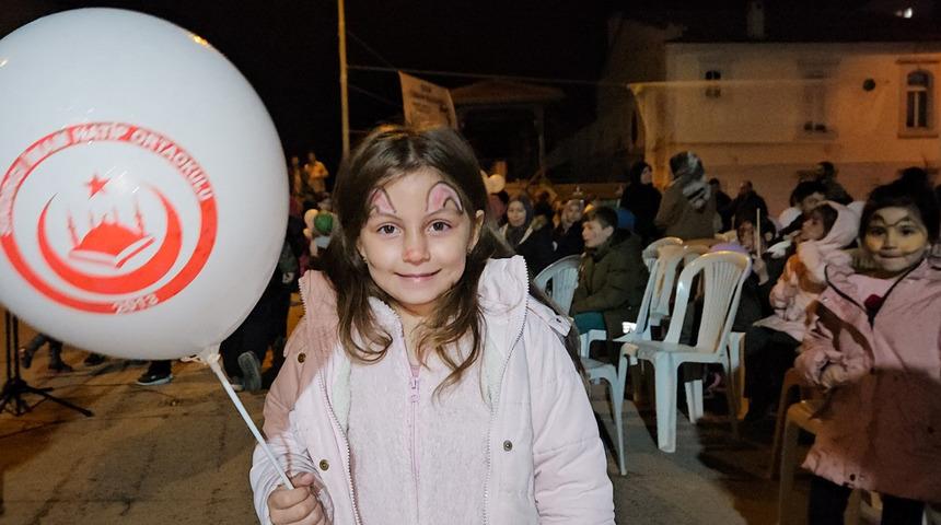 "Çocuklar Teravih Namazında buluşuyor" etkinliği düzenlendi: Meddah, gölge oyunu ilgi çekti...