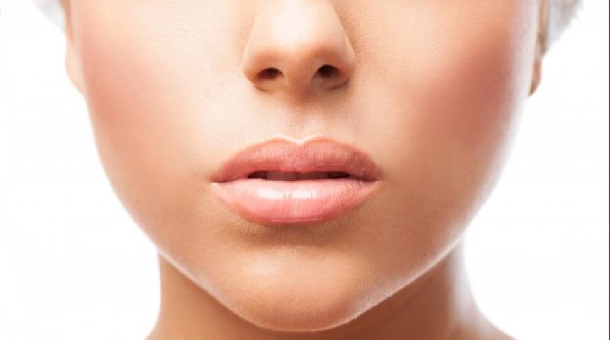 Doğal g&ouml;r&uuml;nen &lsquo;&rsquo;Y&uuml;z Germe Ameliyatı&rsquo;&rsquo; m&uuml;mk&uuml;n m&uuml;?