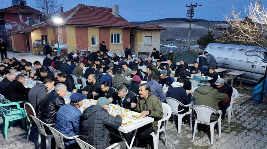 Gemiçli yörükler ve misafirleri iftarda bir araya geldi