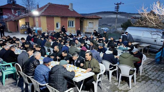 Gemiçli yörükler ve misafirleri iftarda bir araya geldi