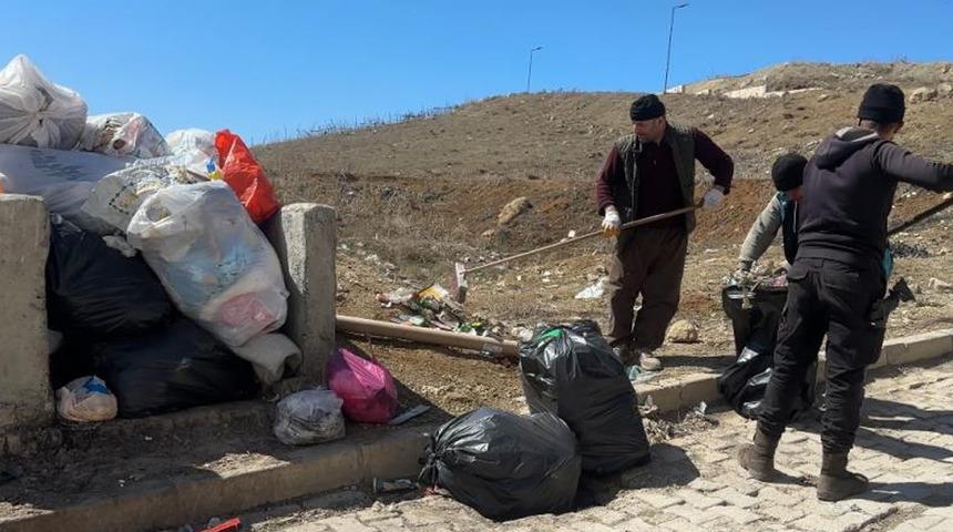 Yüksekova’da baharın gelişiyle çevre temizliği yapıldı