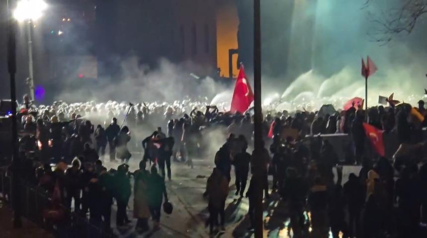 İstanbul'daki gösterilerde 216 gözaltı