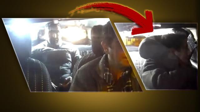 İzmir'deki gasp dehşeti kamerada! Taksicinin başına silah dayadı, paraları aldı... Korku dolu anlar