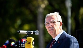 Mansur Yavaş a&ccedil;tı ağzını, yumdu g&ouml;z&uuml;n&uuml;: "Ayak altından &ccedil;ekilecek" &ccedil;ıkışından sonra sessizliğini bozdu