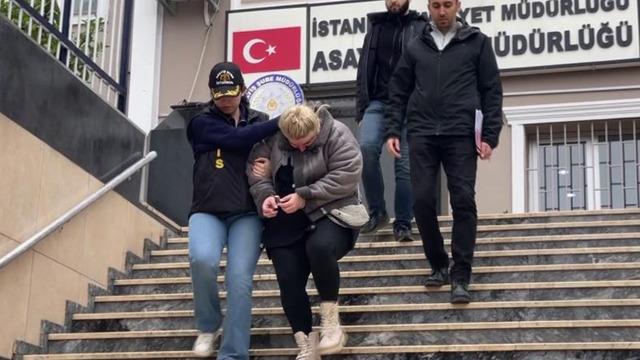 Ümraniye’de kuyumcudan 100 bin liralık altın bileklik çalan kadın yakalandı