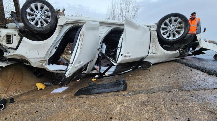 Konya’da otomobil ile hafif ticari araç çarpıştı: 3 yaralı