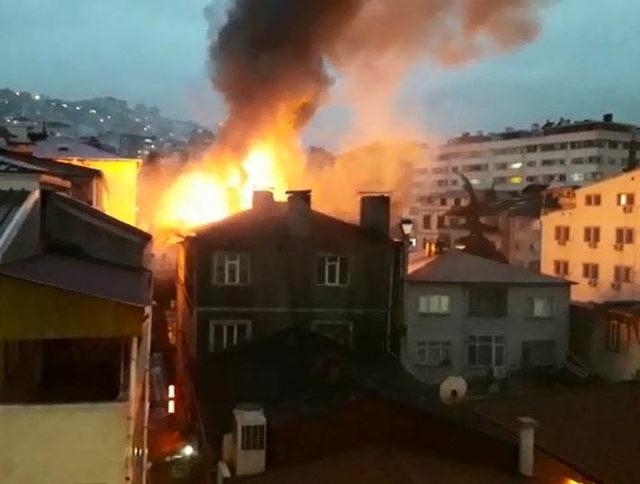 Trabzon'da apartmanda çıkan yangın korkuttu