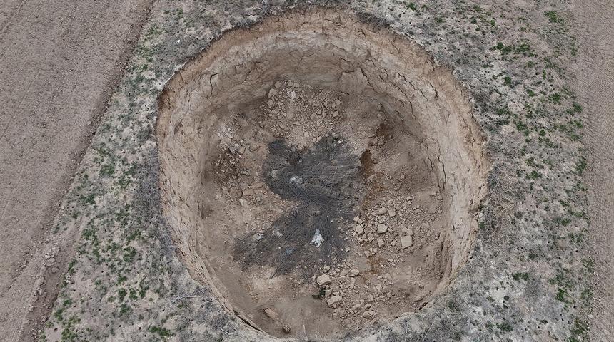 Konya'da daha önce doldurulan obruk yeniden çöktü