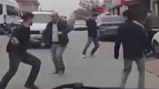 Ankara'da esnafın sopa, levye ve tornavidalı kavgasında çok sayıda yaralı! O anlar kamerada