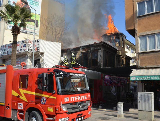 Tarihi konağı, uçucu madde bağımlısı ısınmak isterken yakmış