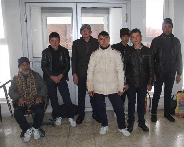 Başkale'de Afgan 7 kaçak yakalandı
