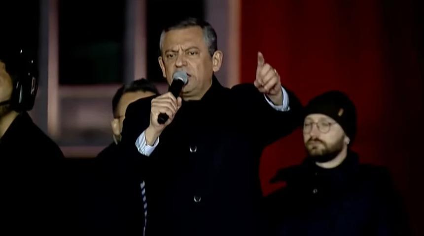 Bir tepki de Özgür Özel'den geldi: 'O küfrü kendi anneme edilmiş sayıyorum'