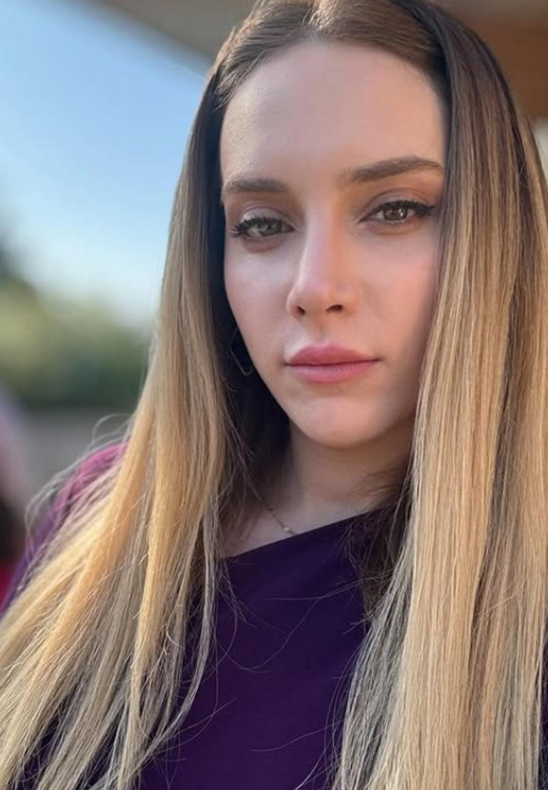 Hudutsuz Sevda nın yıldızı Hayal Köseoğlu sessiz kalan sanatçılara fena patladı! Atatürk paylaşımı gündem oldu 1