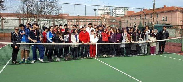 Okul Sporları Gençler Tenis İl Birinciliği müsabakaları sona erdi