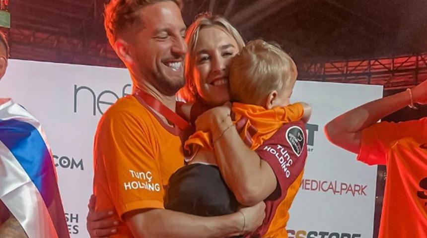 Galatasaray'ın yıldızı Dries Mertens'in eşi Kat Kerkhofs çok şaşırdı! O protestoyu sosyal medya hesabından paylaştı