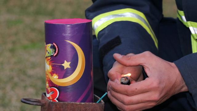 Ses bombası ile süregelen gelenek! Antalya'da ramazan topu geleneği sürdürülüyor...