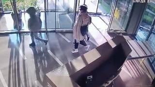 Bakırköy'de rezidanstan kameralara yansıyan hırsızlık! 2 şüpheli yakalandı...