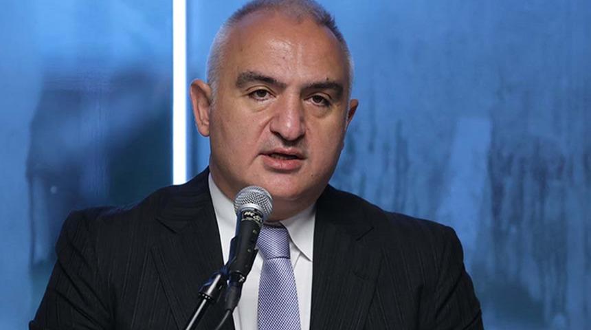 Sanatta sınırlar aşılıyor, sahneler rekora doymuyor! Bakan Ersoy: "Sanata verdiğimiz destekle yeni rekorların peşinde koşuyoruz."