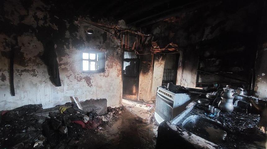 Karaman’da ev yangını