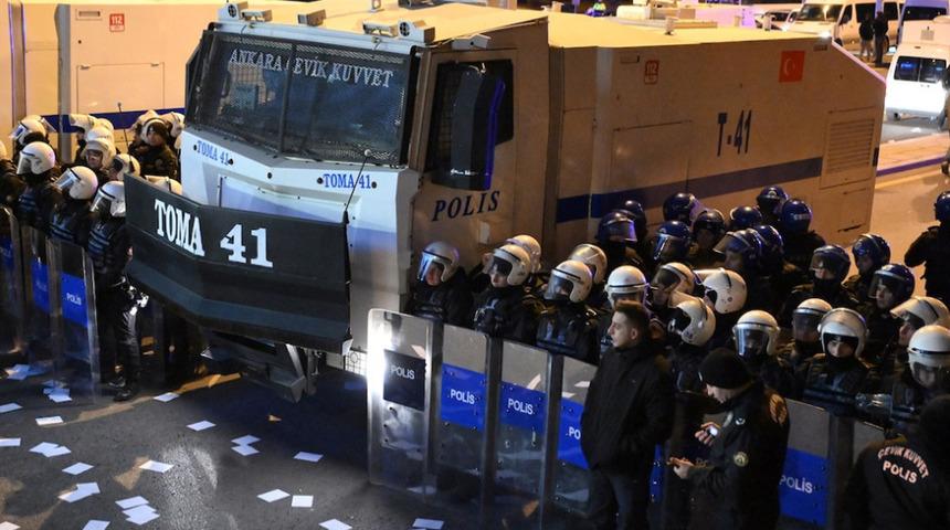 Valilikler art arda duyurdu! Ankara ve İzmir'de gösteri yasağı uzatıldı