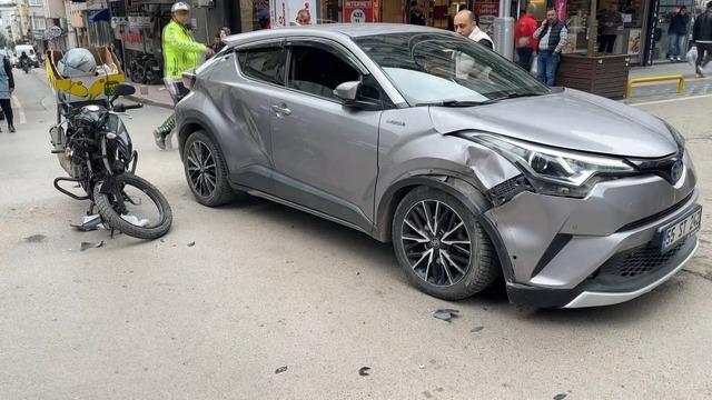 Müşteriye ait araçla kaza yapan otoparkçı, ehliyetsiz çıktı