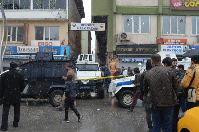 DBP il binası yakınına bırakılah şüpheli paketten tencere çıktı