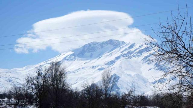 Munzur Dağı’nda mercek bulutu oluştu! Mercek bulutu nedir?