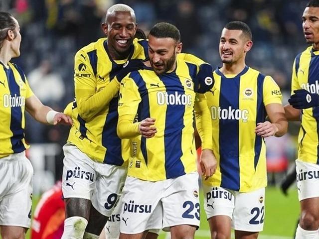 Fenerbahçe'de sıcak saatler... O oyuncu için karar verildi! 