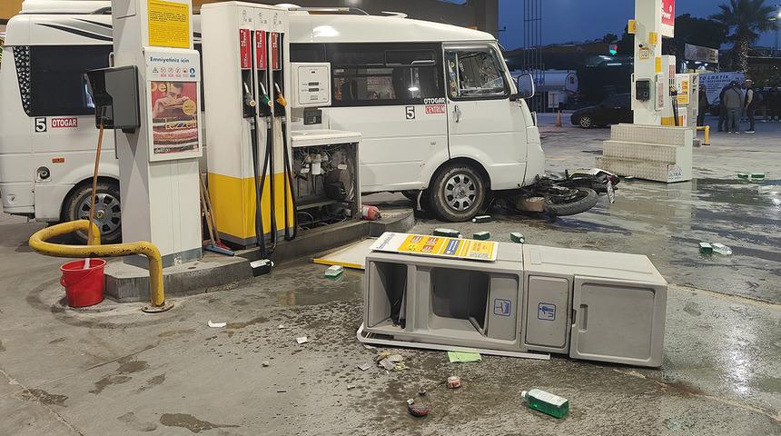 Benzinlikte şoke eden olay!  Tartıştı, kavgaya tutuştu hırsını alamadı, benzinliğe daldı