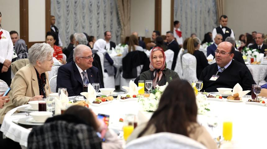 Bakan Güler, şehit aileleri ve gazilerle iftarda bir araya geldi